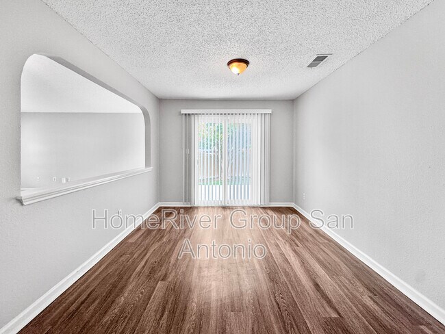 Foto del edificio - 12160 Stoney Bridge