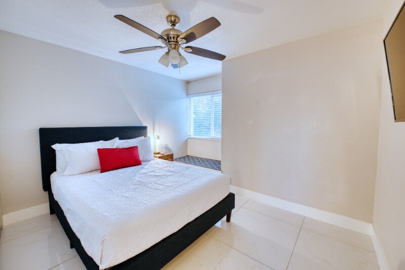 Foto principal - 2659 E Vegas Valley Dr