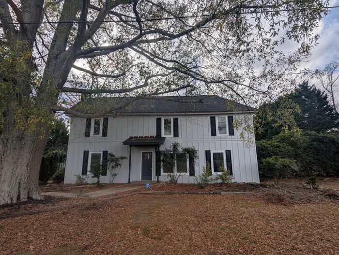 Primary Photo - Beautiful 4BD/3BA Home in Hickory