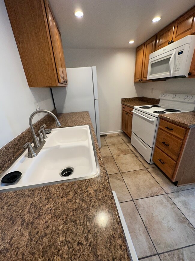 Building Photo - 2329 Obetz Dr