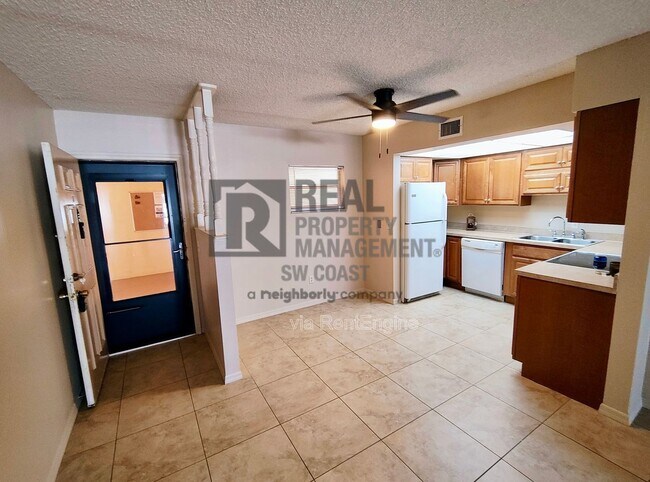 Foto del edificio - 12471 McGregor Blvd