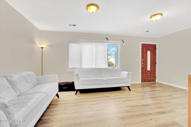 Foto del edificio - 972 Woodgate Ave