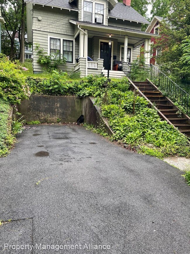 Building Photo - 3 br, 1 bath House - 341 Fellows Ave
