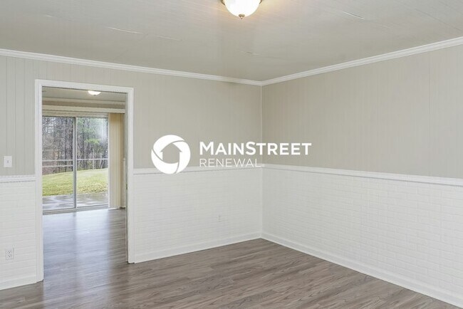 Foto del edificio - 3 Bedroom Pet-Friendly Home in Clemmons, N...