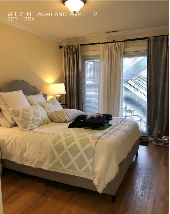 Building Photo - 917 N Ashland Ave