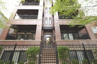 Building Photo - 2848 N Sheffield Ave