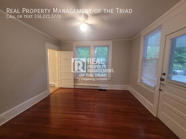 Building Photo - 2 Bedroom/1Bathroom apartment in Historic ...