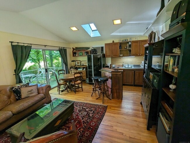 Building Photo - 3 Wild Rose Ln