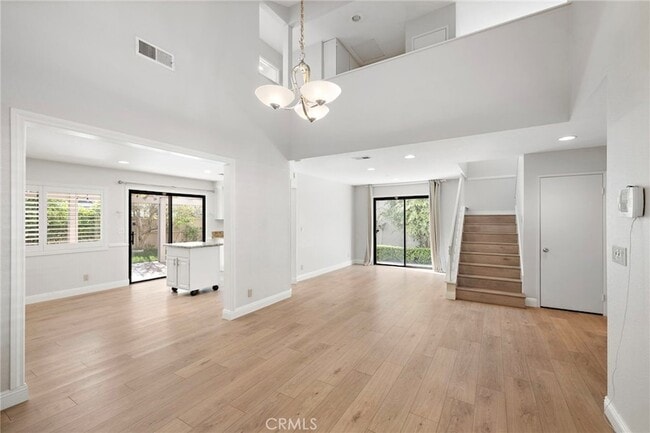 Building Photo - 46 Silkberry