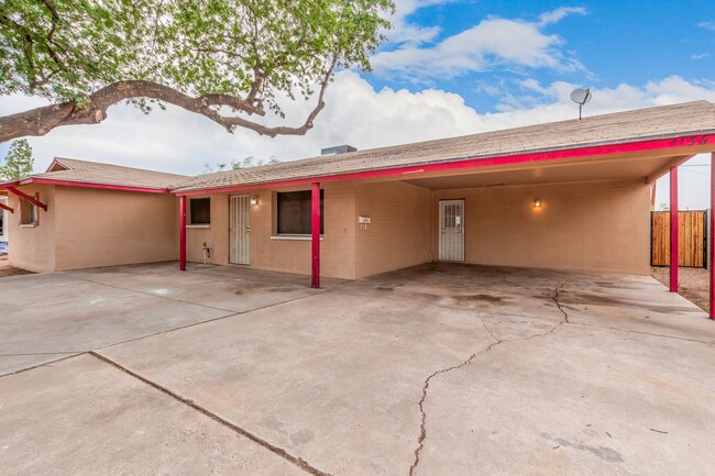 Building Photo - Downtown Tempe home with 5 bedrooms and 3 ...