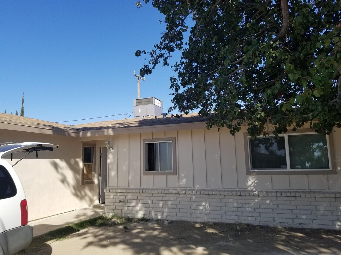 5912 Chandler Way, Bakersfield, CA 93307 House Rental in Bakersfield