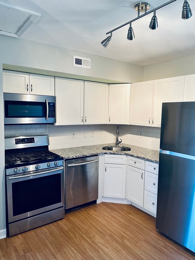 Kitchen - 9053 Wrenwood Ln
