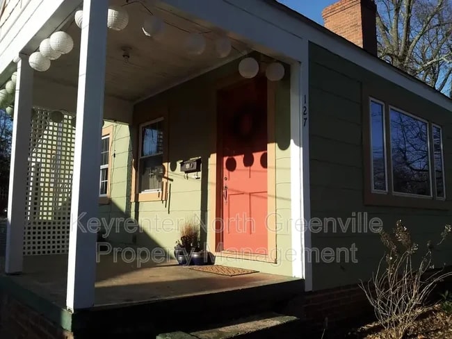 Photo - 127 Wedgewood Dr House
