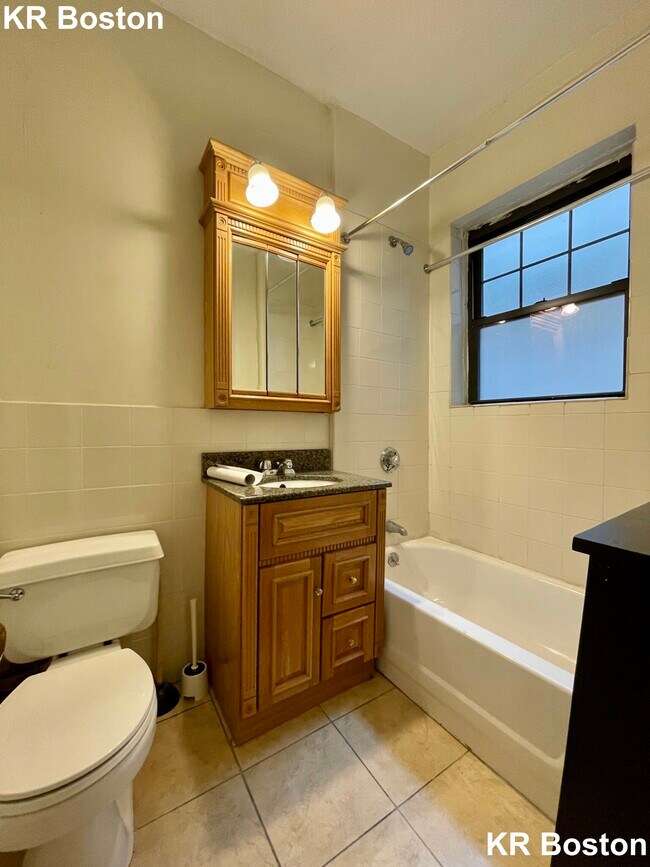 Foto del edificio - 142 Hemenway St