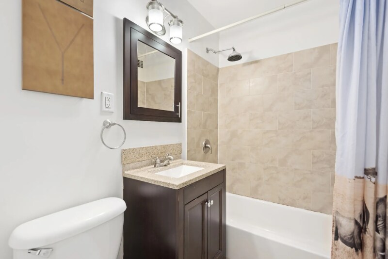 Foto del edificio - 12399 Flatlands Ave