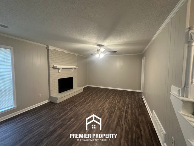 Photo - 2814 Baywood Dr House