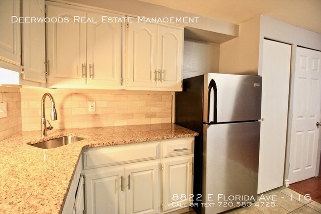 Foto del edificio - 8822 E Florida Ave