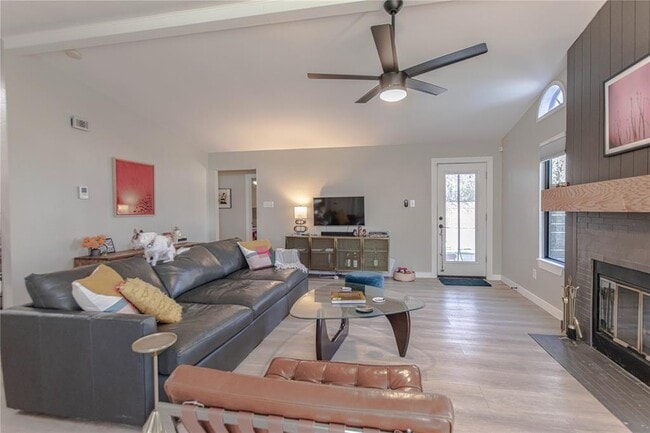 Building Photo - 1622 Cattle Trail