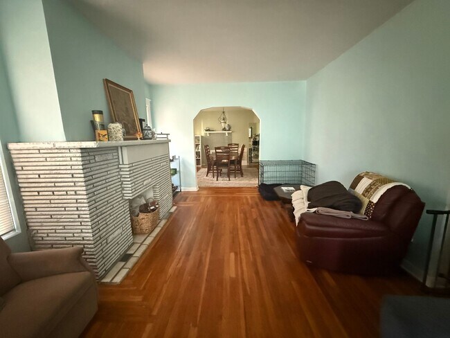 Foto del edificio - 6656-6656 Woodwell St