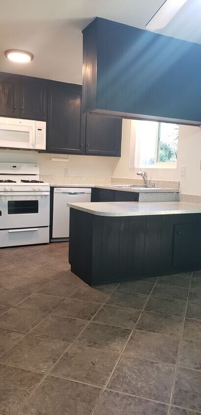 Primary Photo - Duplex Townhome with Huge yard on Cul de S...