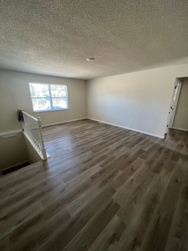 Foto del edificio - 758-760 Southampton Dr