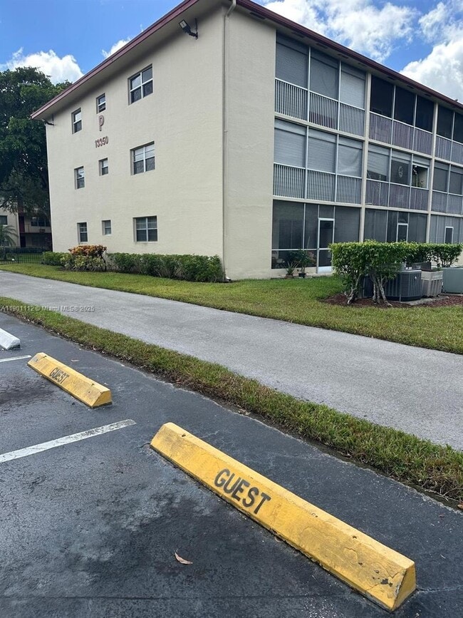 Foto del edificio - 13350 SW 1st St