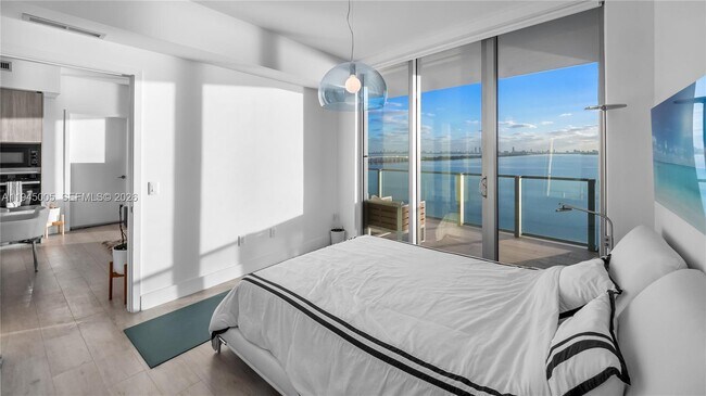 Foto del edificio - 2900 NE 7th Ave