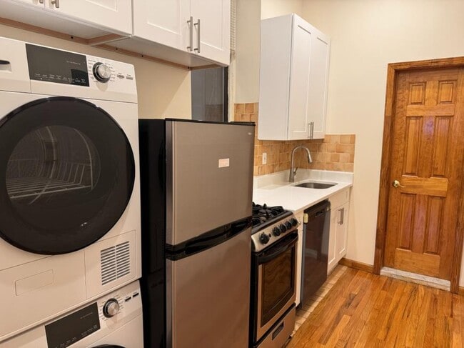 Building Photo - 1 bedroom in New York NY 10012