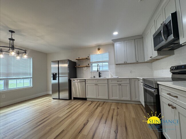 Foto del edificio - Beautifully Updated 3 Bedroom Home in Shal...