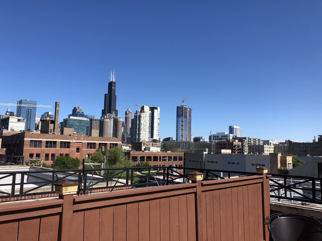 Foto principal - 1019 W Fulton Market