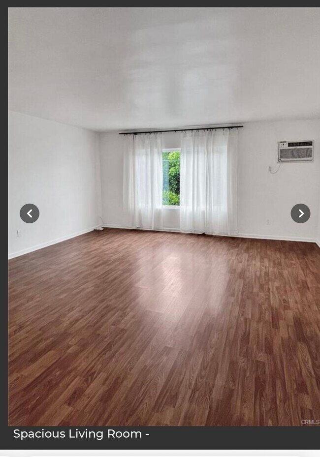 Foto del edificio - 5620 Woodman Ave