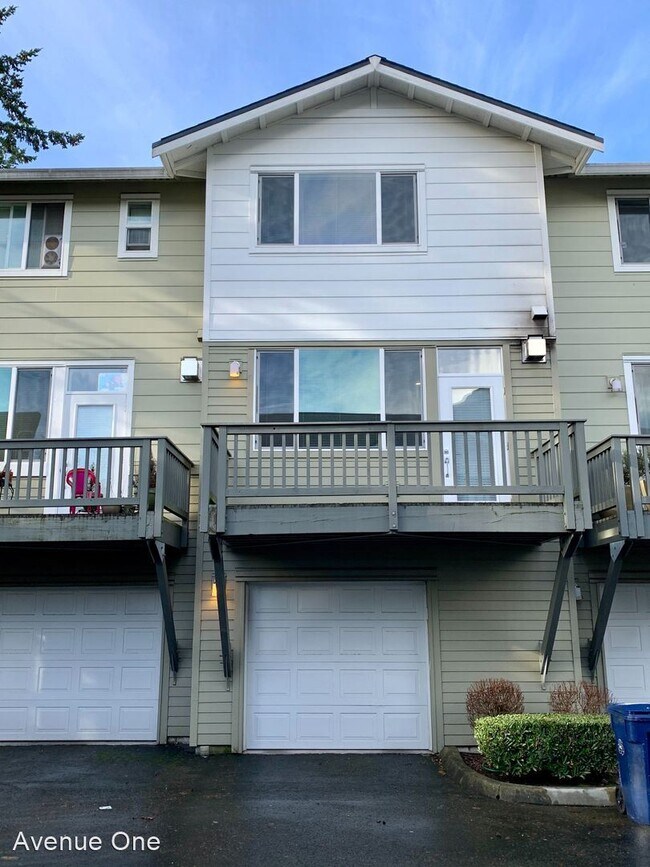 Building Photo - 2 br, 2.5 bath House - 10812 Slater Ave NE