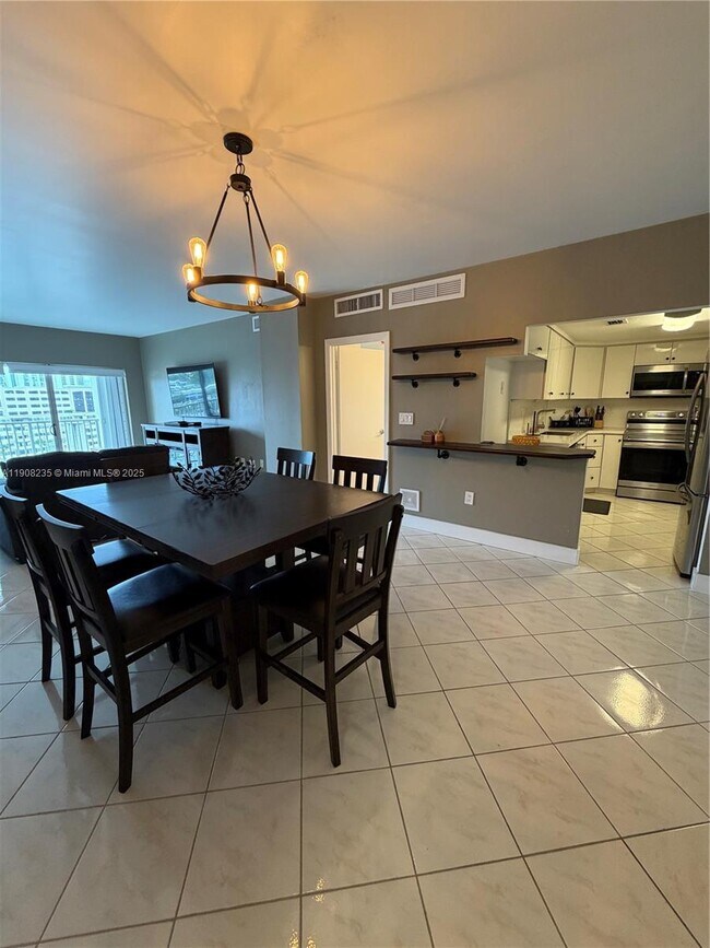 Foto del edificio - 300 Bayview Dr