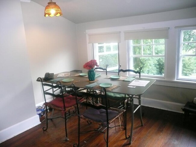Building Photo - 133 Wildwood Ave