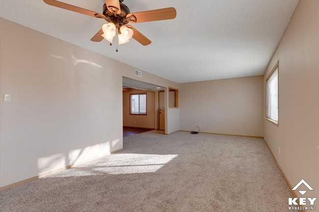 798ft² 2 Bedroom - Paige Place Apartments