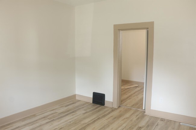 Foto del edificio - 113 E Velma Ave