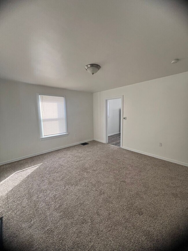 Building Photo - 622 Cranberry St