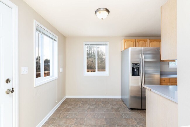 Building Photo - Updated 3 Bedroom Northgate Home with Atta...