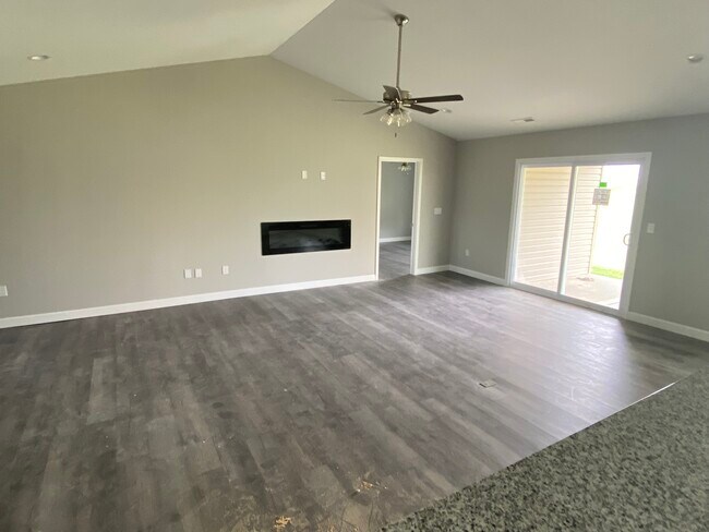 Building Photo - 14 Sonata Ln