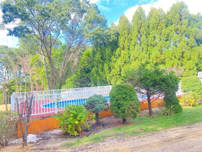 Foto del edificio - 134 Roosevelt Blvd