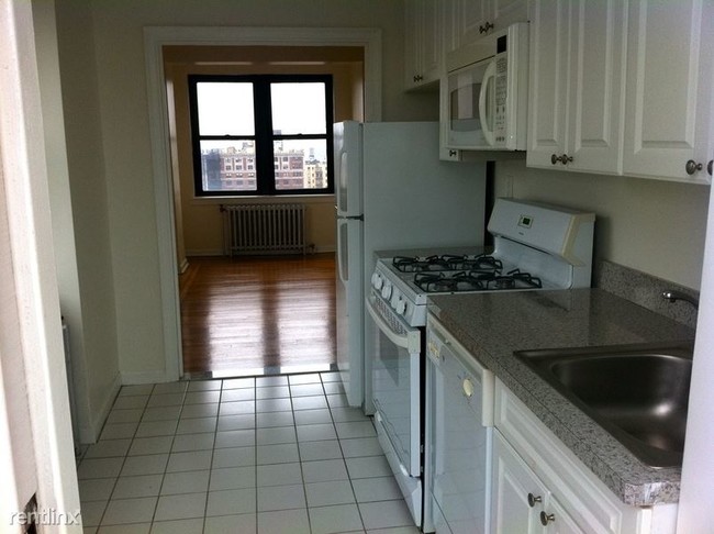 Building Photo - 900 Amsterdam Ave