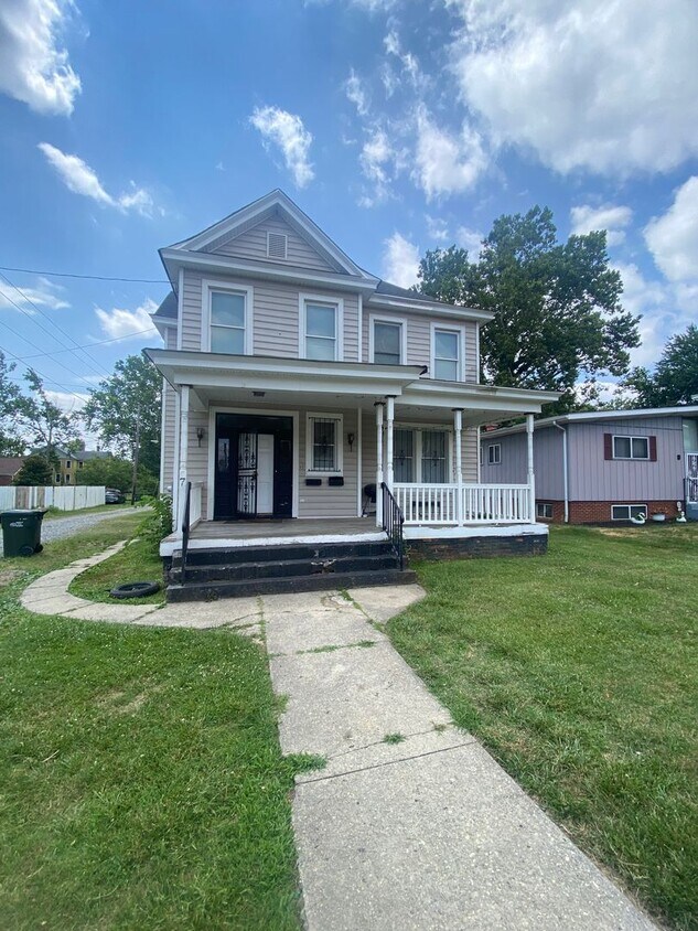 Primary Photo - 7 W Norwood Ave