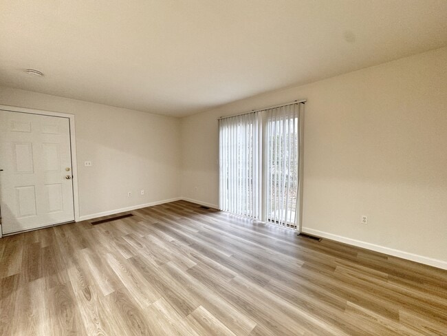 Building Photo - 22 Ferris Ave