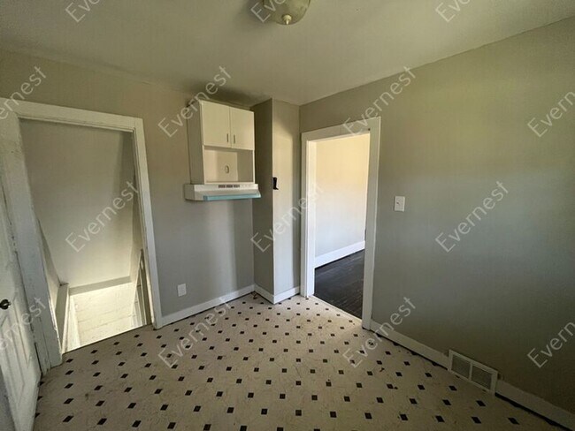 Building Photo - 15904 Muirland St