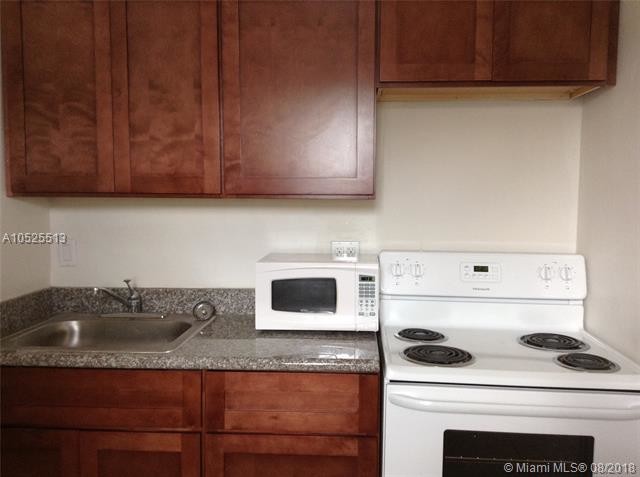 Building Photo - 1533 NW 2nd Ave