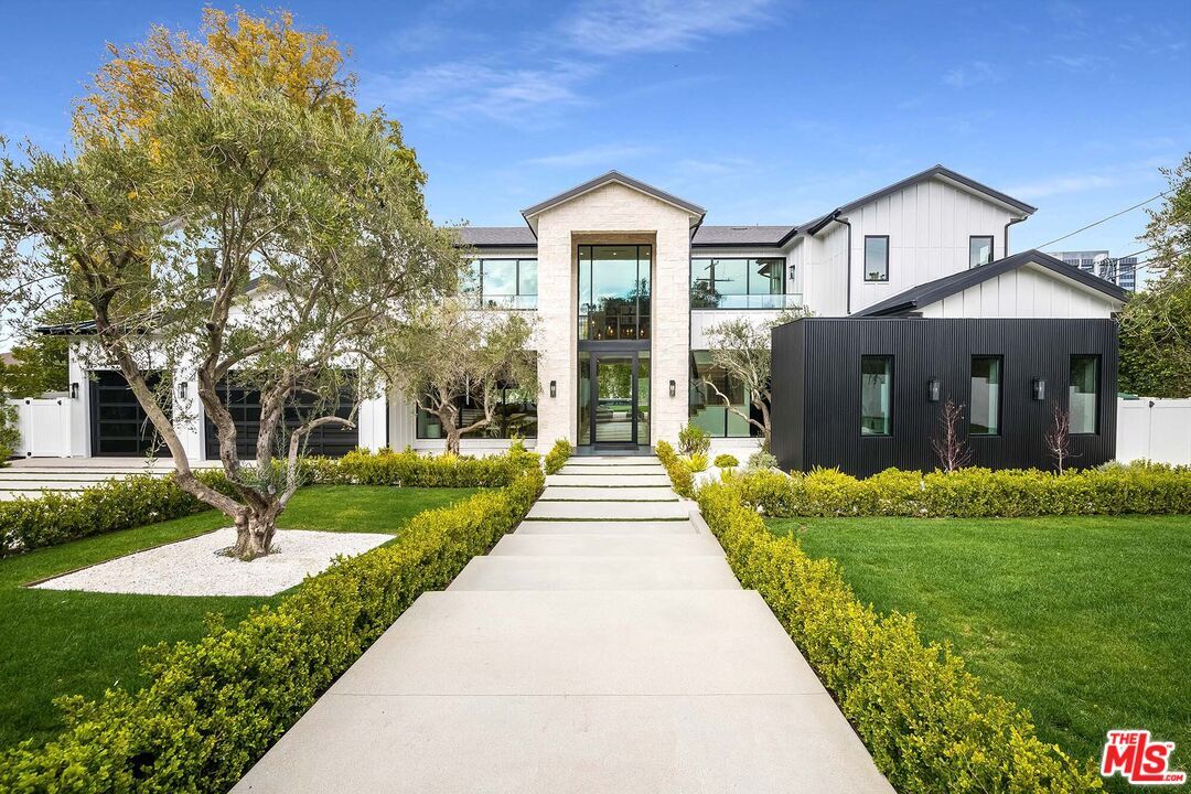 Foto principal - 15907 Valley Vista Blvd