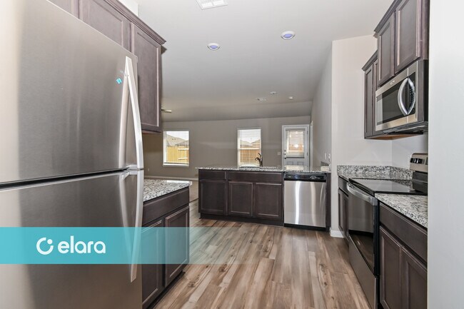 Building Photo - 1705 MAROON DR
