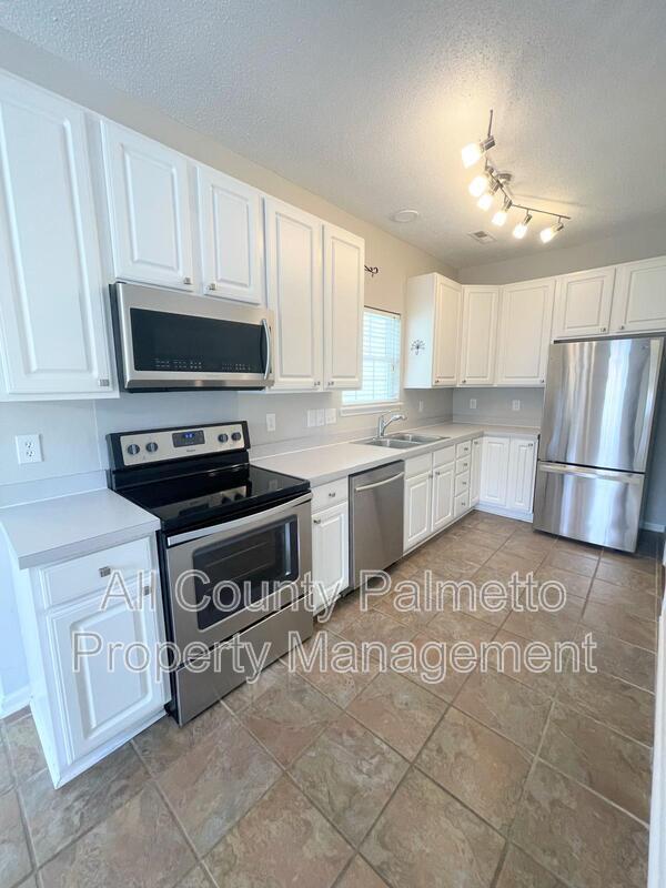 Building Photo - 142 Black River Dr