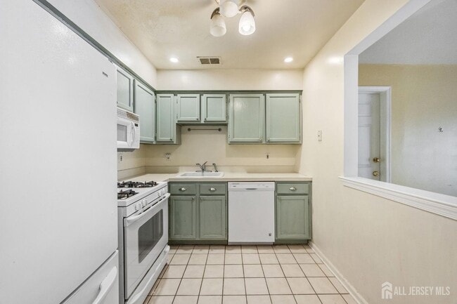 Building Photo - 1036 Waterford Dr