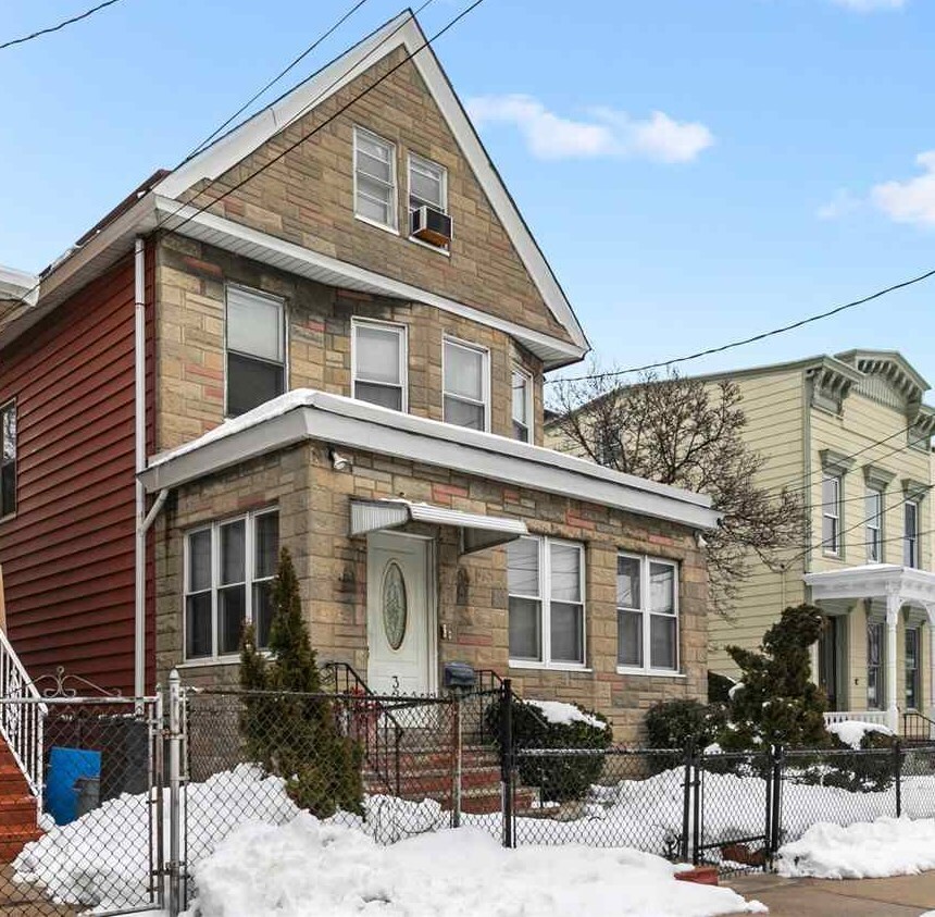 Foto principal - 32 Pearsall Ave